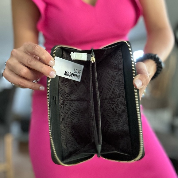 NWT Love Moschino Logo Heart Zip Around Wallet - Picture 6 of 6